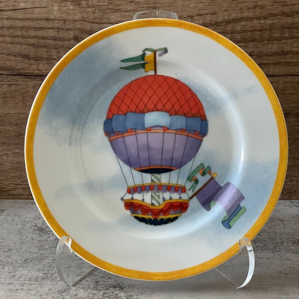 Williams Sonoma Montgolfiere Red Purple Hot Air Balloon 7.75" Salad Plate Japan